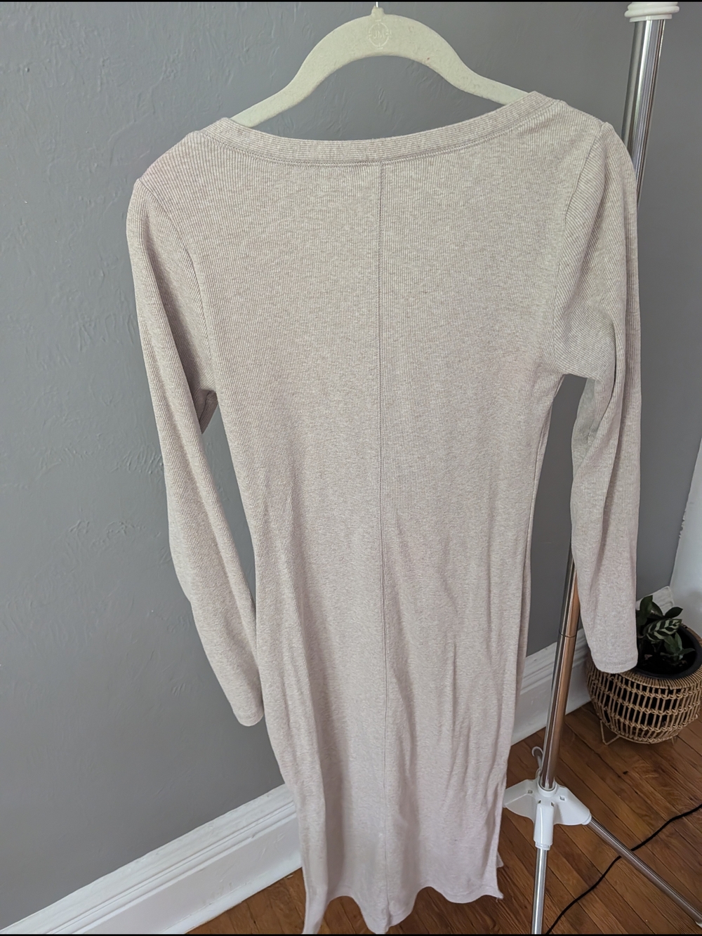 Old Navy Long Sleeve Henley Maxi Dress in Light Beige - Picture 2 of 6